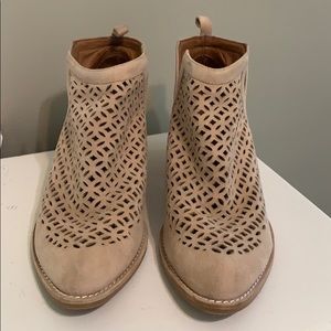 NWOT Jeffrey Campbell Rosalee Booties